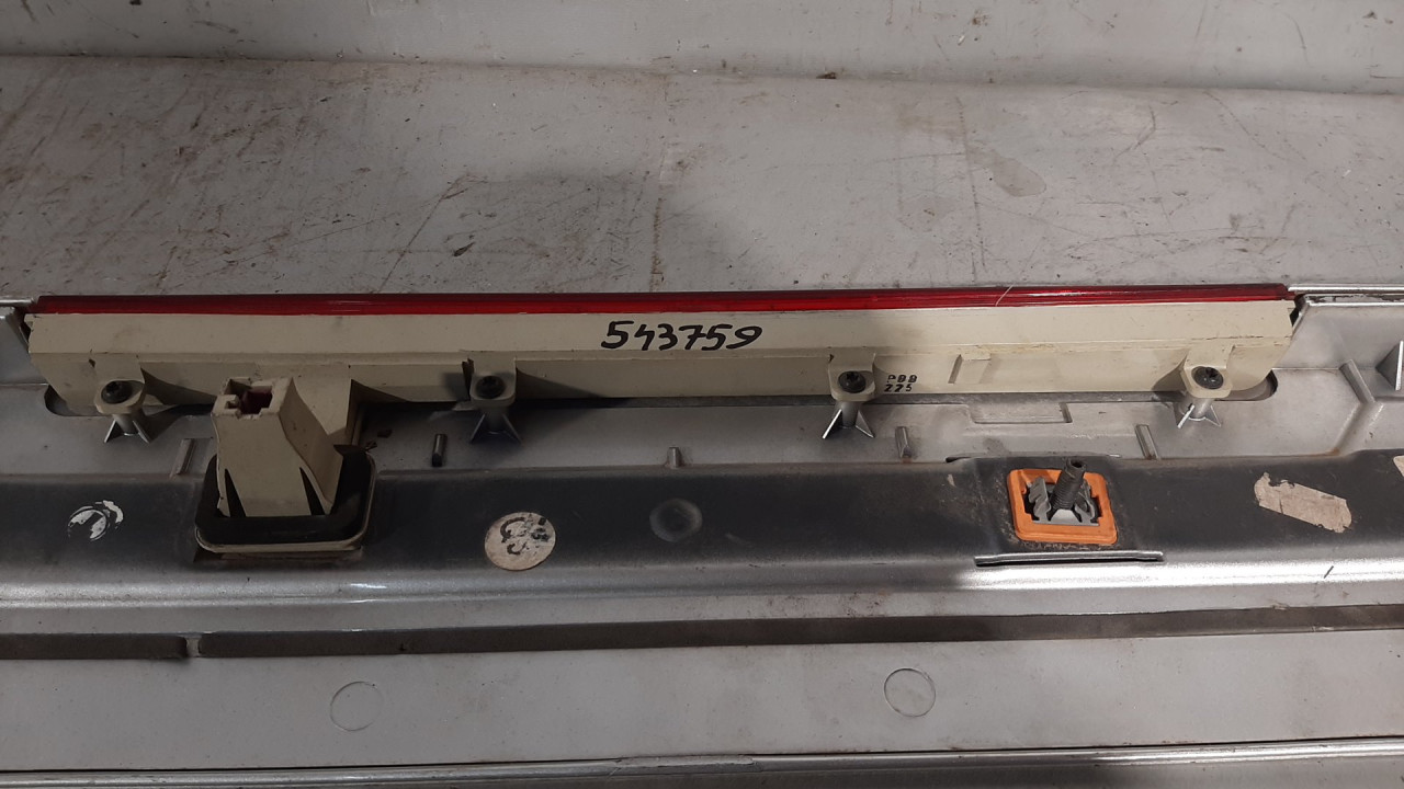 TRECE STOP SVJETLO MERCEDES C KLASA (W203) > 04-07 0216
