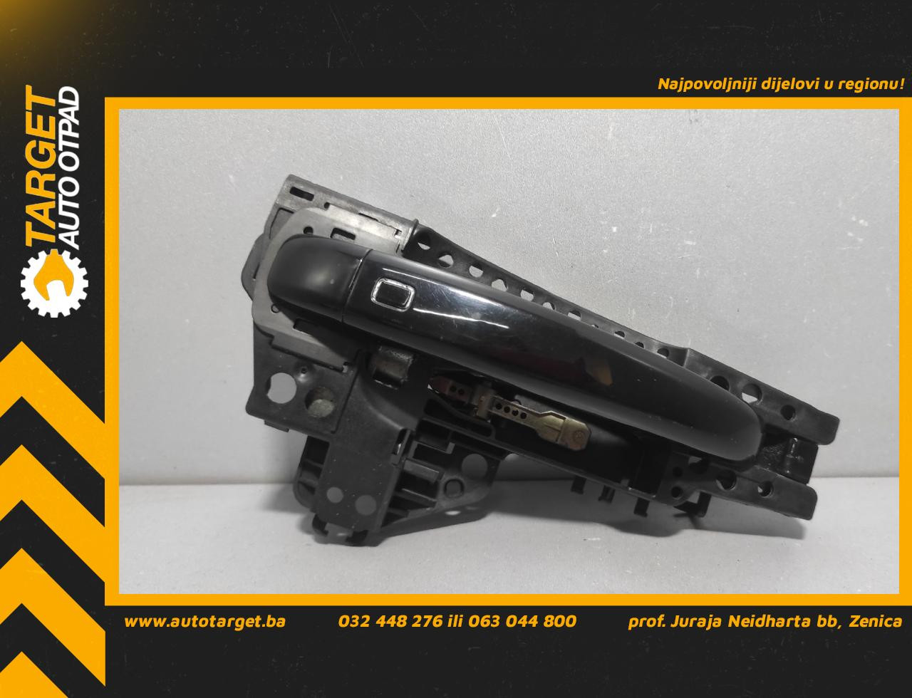 DIJELOVI RUCKA VRATA AUDI Q5 > 08-11 8T0837886A