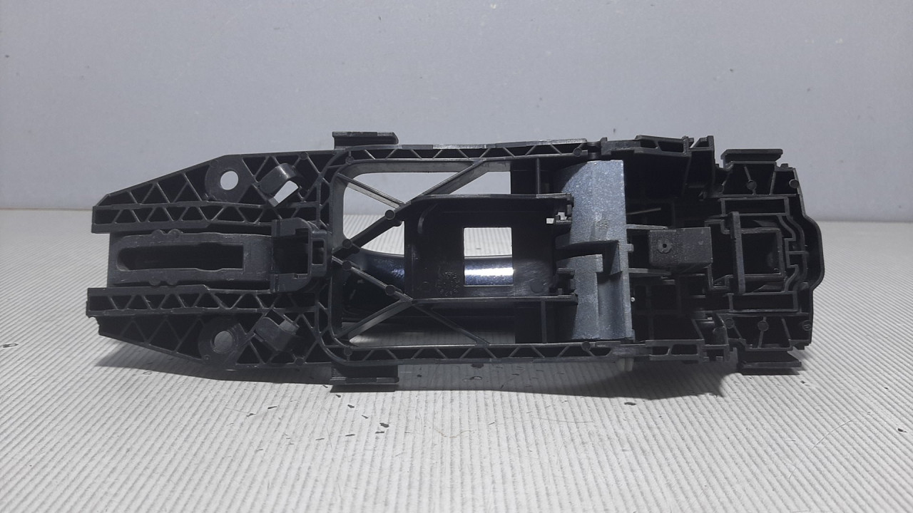 DIJELOVI RUCKA VRATA VW GOLF 6 > 08-12 5N0839885G