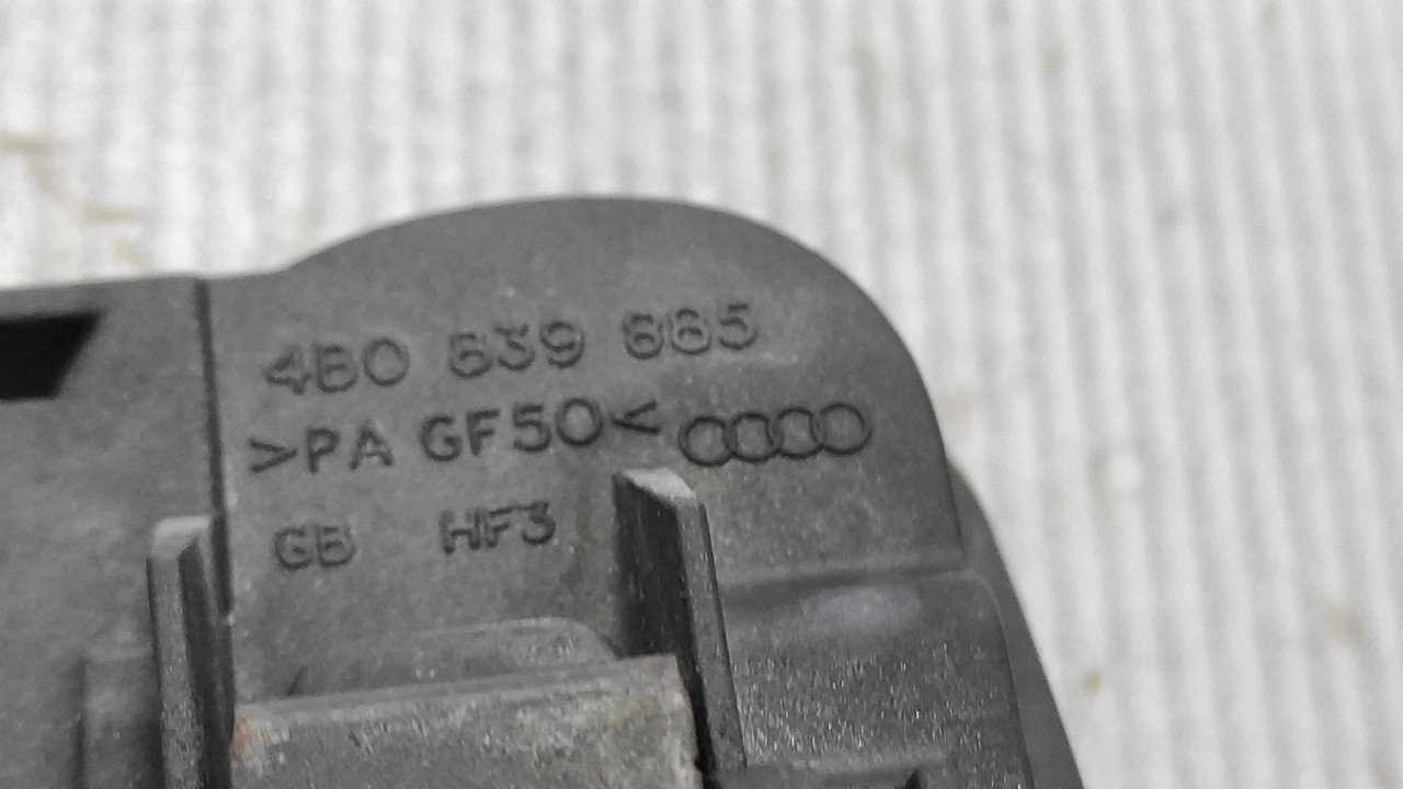 DIJELOVI RUCKA VRATA AUDI A3 > 08-12 4B0839885