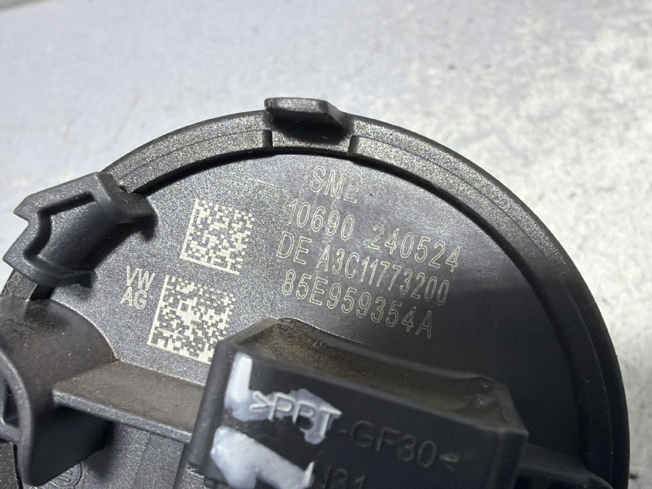 DIJELOVI SENZOR AIRBAGA VW TIGUAN > 20- 2.0 85E959354A