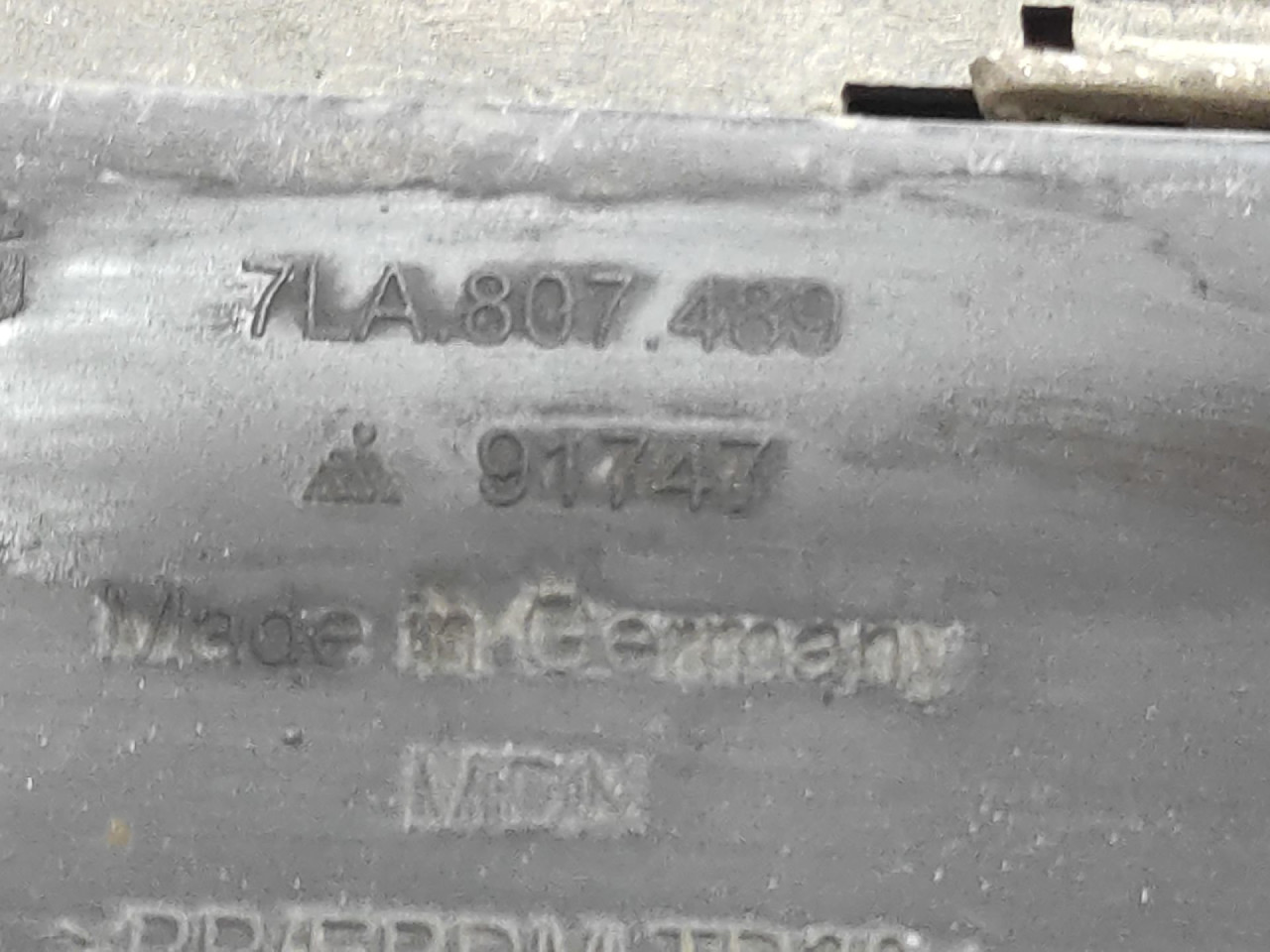 DIJELOVI PLASTIKA BRANIKA VW T6 > 15- 7LA807489