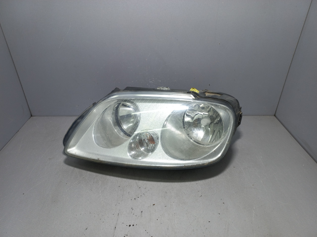 DIJELOVI FAR VW CADDY > 03-10 2K0941005B