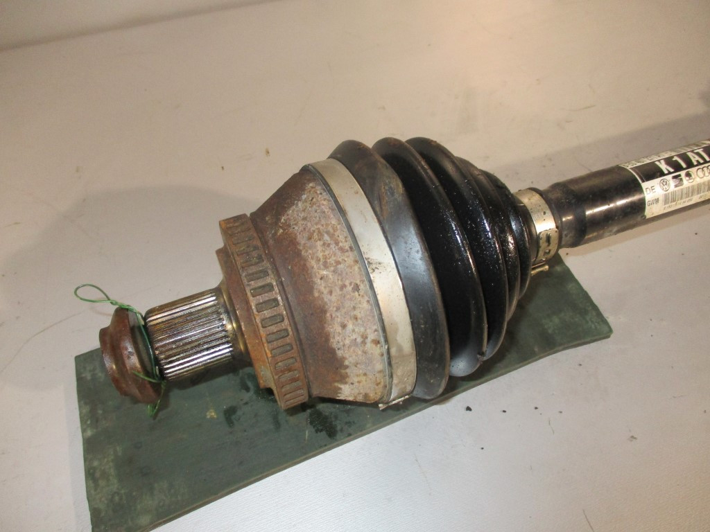DIJELOVI POLUOSOVINA AUDI A4 (B6) > 00-04 8E0407271AT