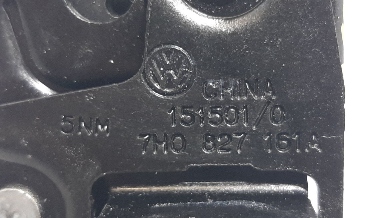 DIJELOVI BRAVA VRATA VW T5 > 09-15 7H0827161A