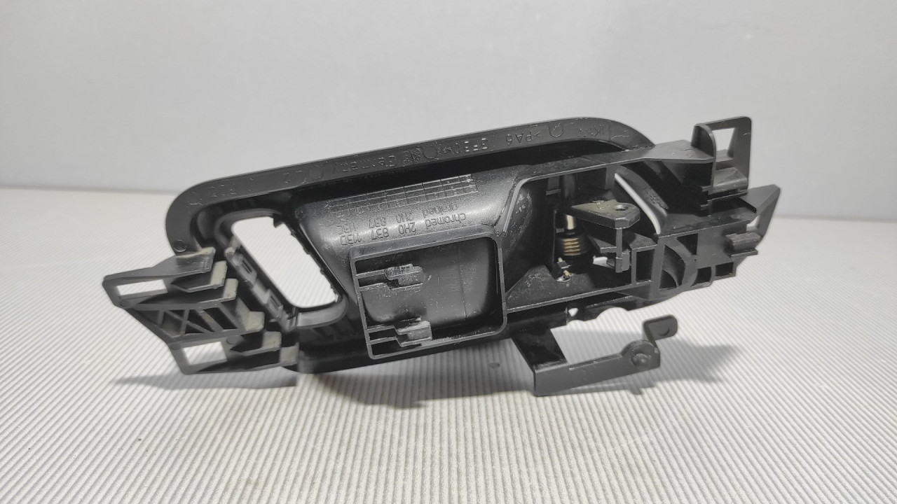 DIJELOVI UNUTRASNJA RUCKA VRATA VW AMAROK > 09-11 2H0837113C