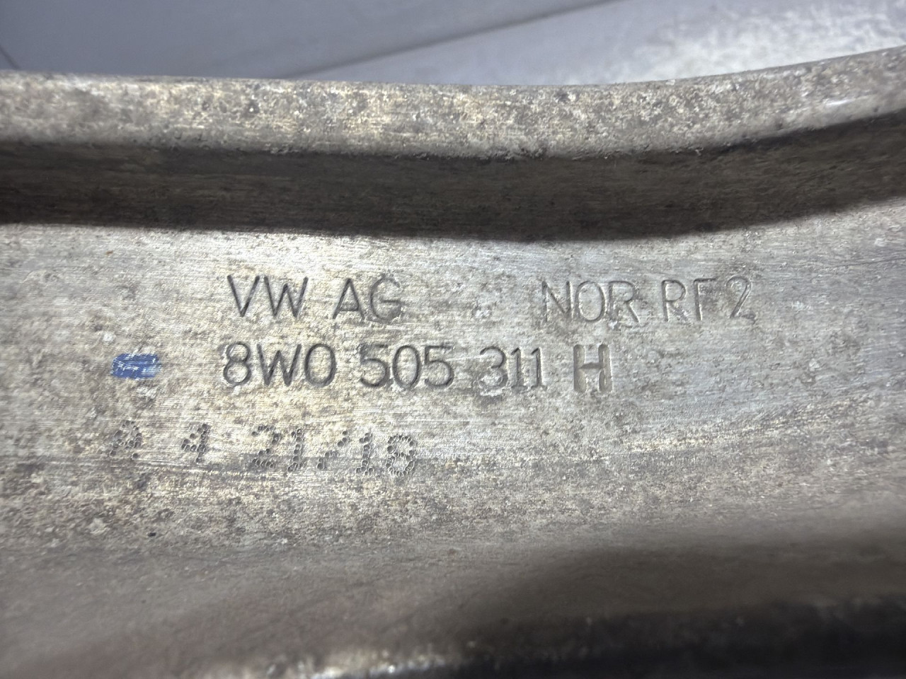 DIJELOVI LAFETA AUDI A4 (B9) > 15-18 8W0505311H