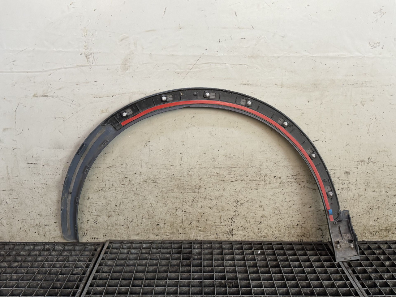 DIJELOVI RUB BLATOBRANA AUDI Q3 > 11-15 2.0 8U0853718A