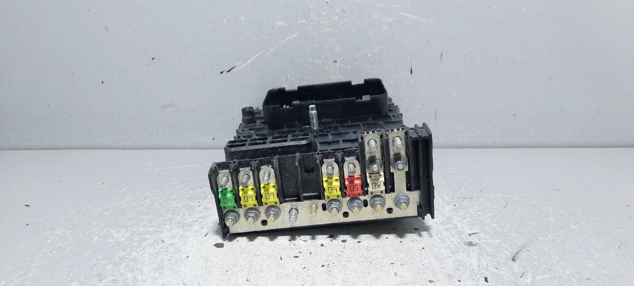 ELEKTRONIKA KUTIJA OSIGURACA VW PASSAT B6 > 05-10 3C093
