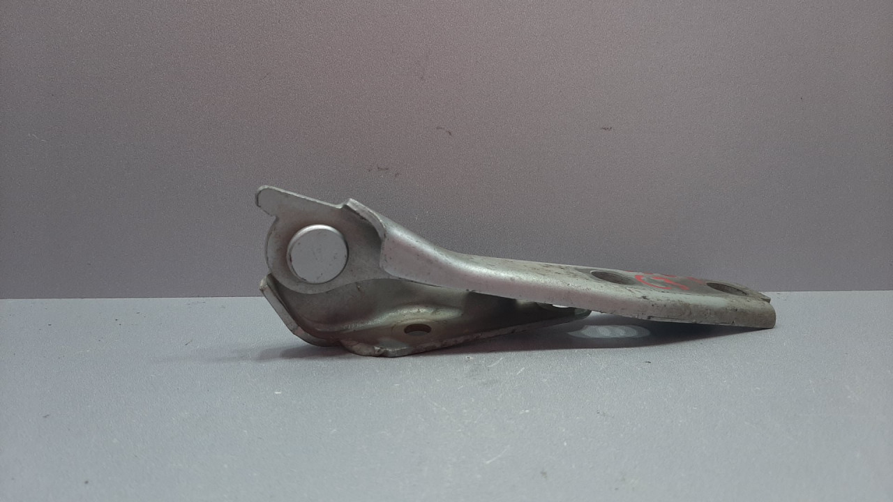 DIJELOVI SKARE OD HAUBE AUDI A3 > 96-03 8L0823301B