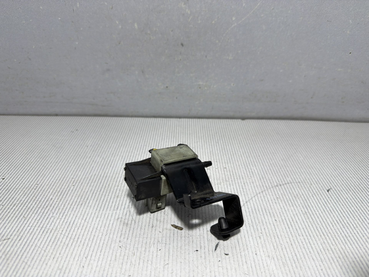 DIJELOVI TC VENTIL KIA SPORTAGE > 11-15 2.0 351202A450