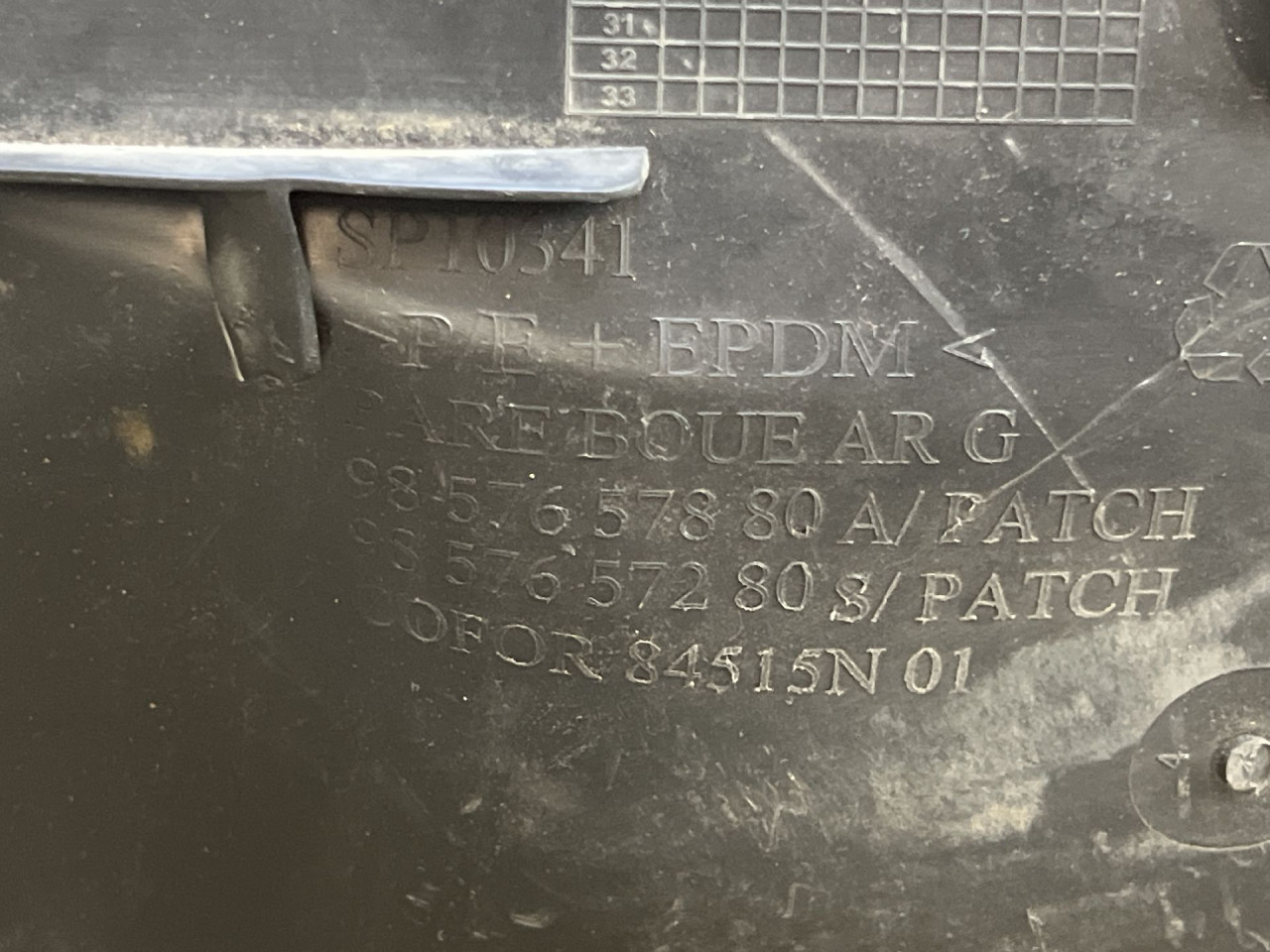 UNUTRASNJI BLATOBRAN PEUGEOT EXPERT/TRAVELLER > 16- 985