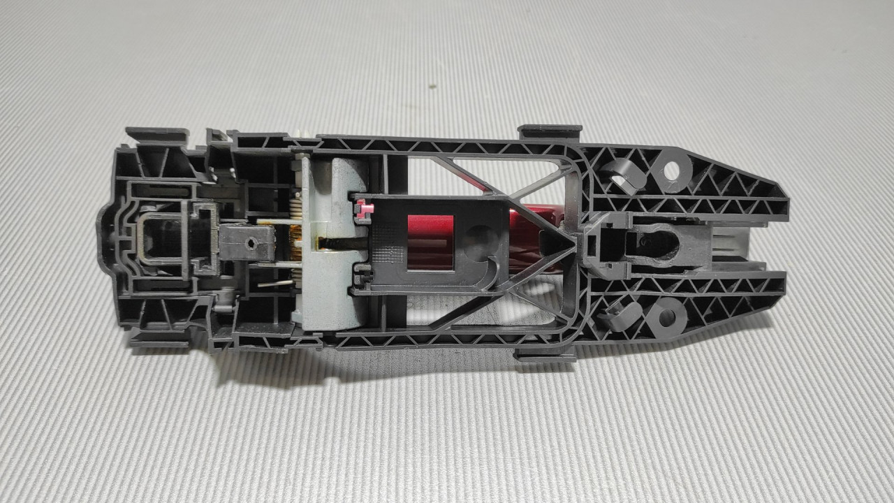 DIJELOVI RUCKA VRATA VW TOUAREG > 11-14 5N0839885H