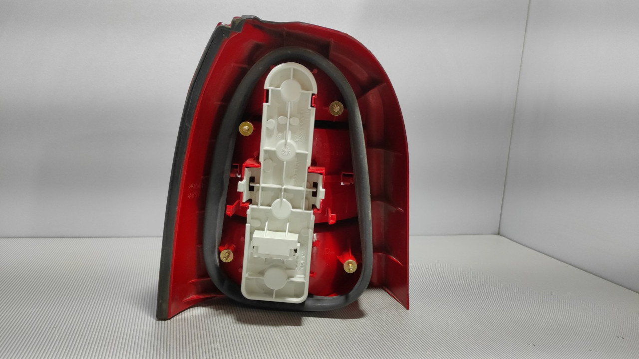 STOP SVJETLO AUDI A4 (B6) > 00-04 8D9945096C