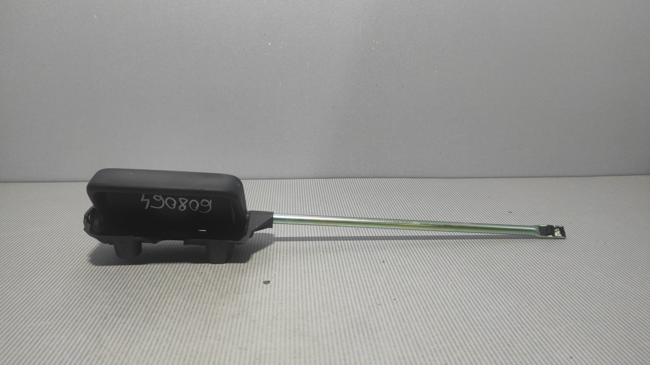 DIJELOVI RUCKA VRATA VW CADDY > 10-15 7H0843642D