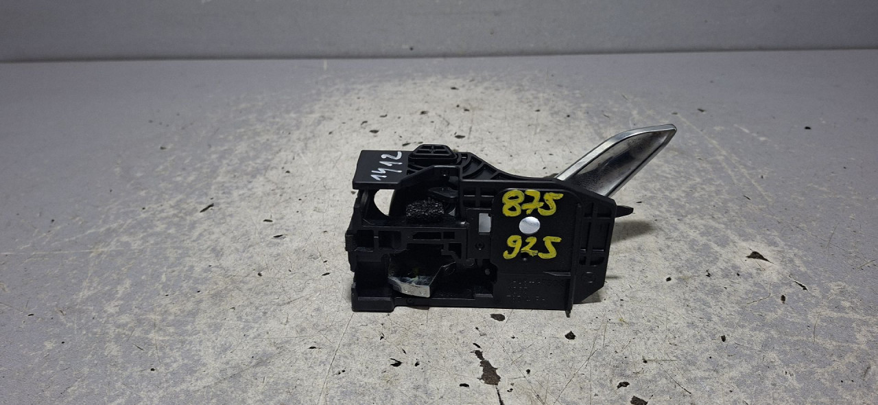 DIJELOVI UNUTRASNJA RUCKA VRATA MAZDA CX5 > 12-15 2.2 KD53T8314