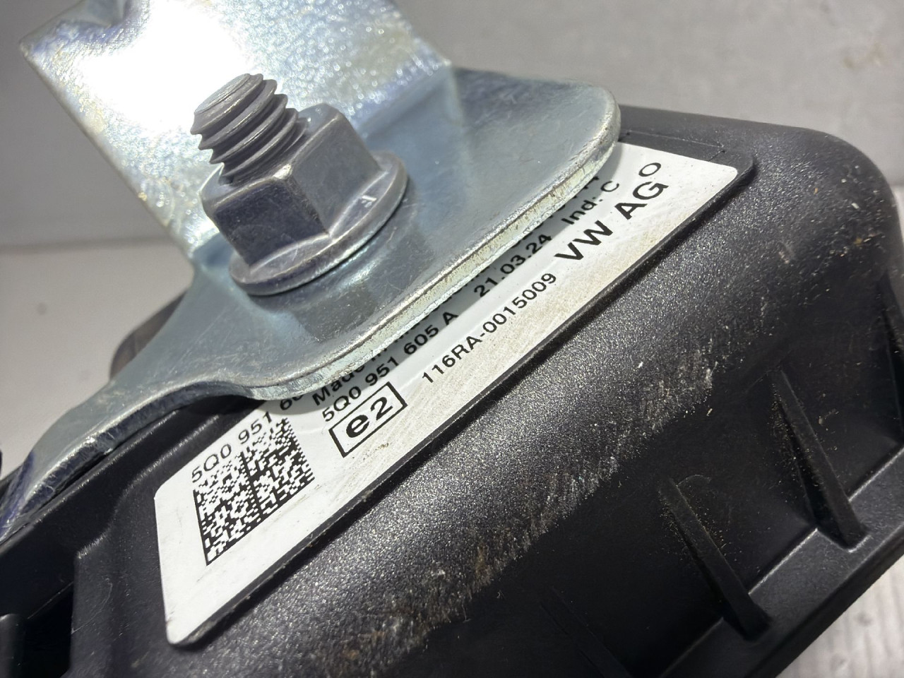 DIJELOVI ELEKTRONIKA ALARMA AUDI Q5 (FY) > 20 -  2.0 5Q0951605A