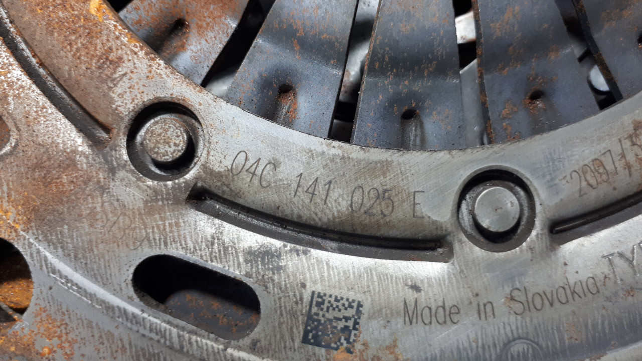 DIJELOVI KORPA VW GOLF 7 > 12-16 04C141025E
