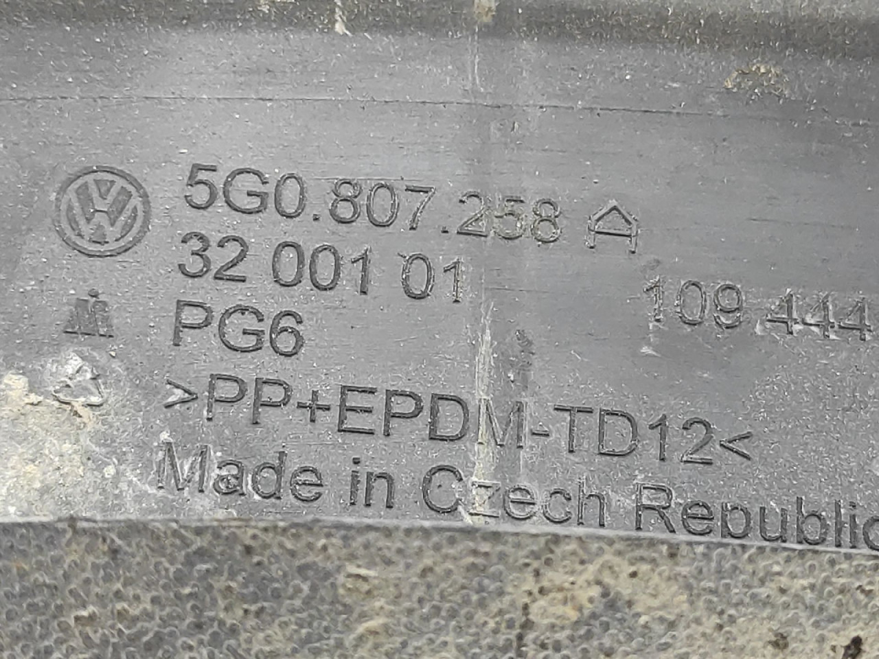 RUB BLATOBRANA VW GOLF 7 > 12-16 5G0807258A
