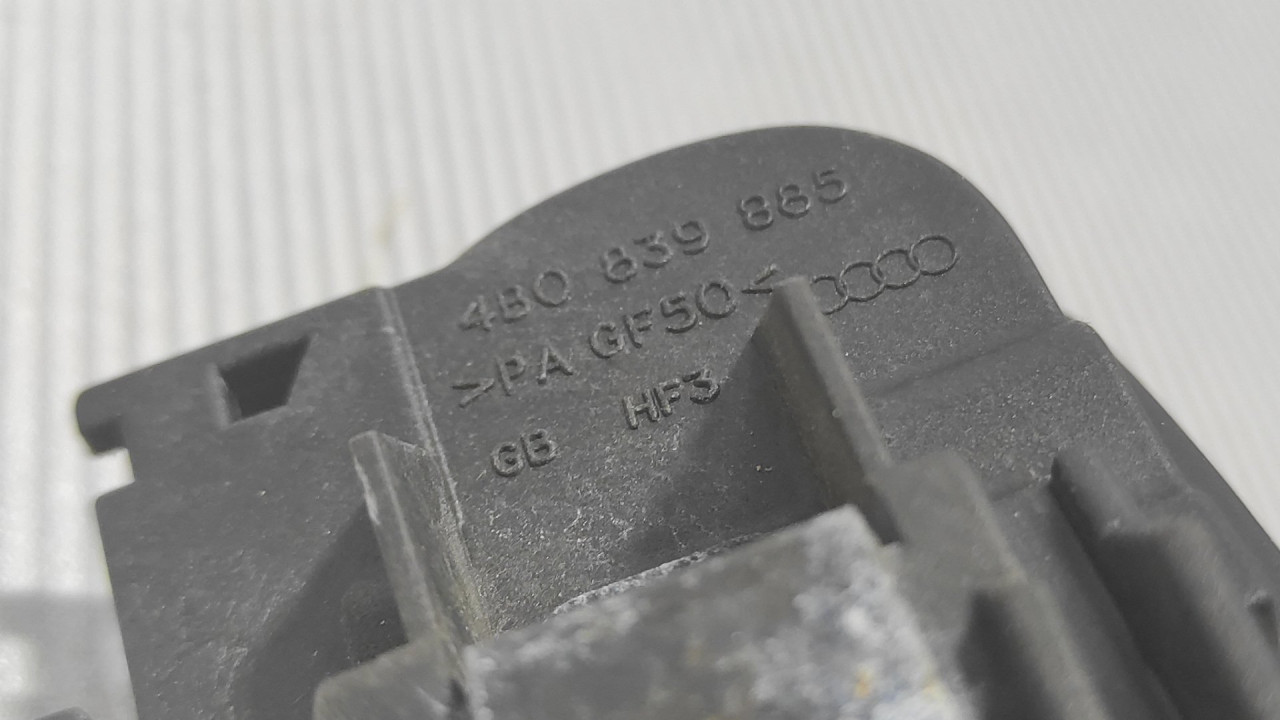 DIJELOVI RUCKA VRATA AUDI A3 > 08-12 4B0839885