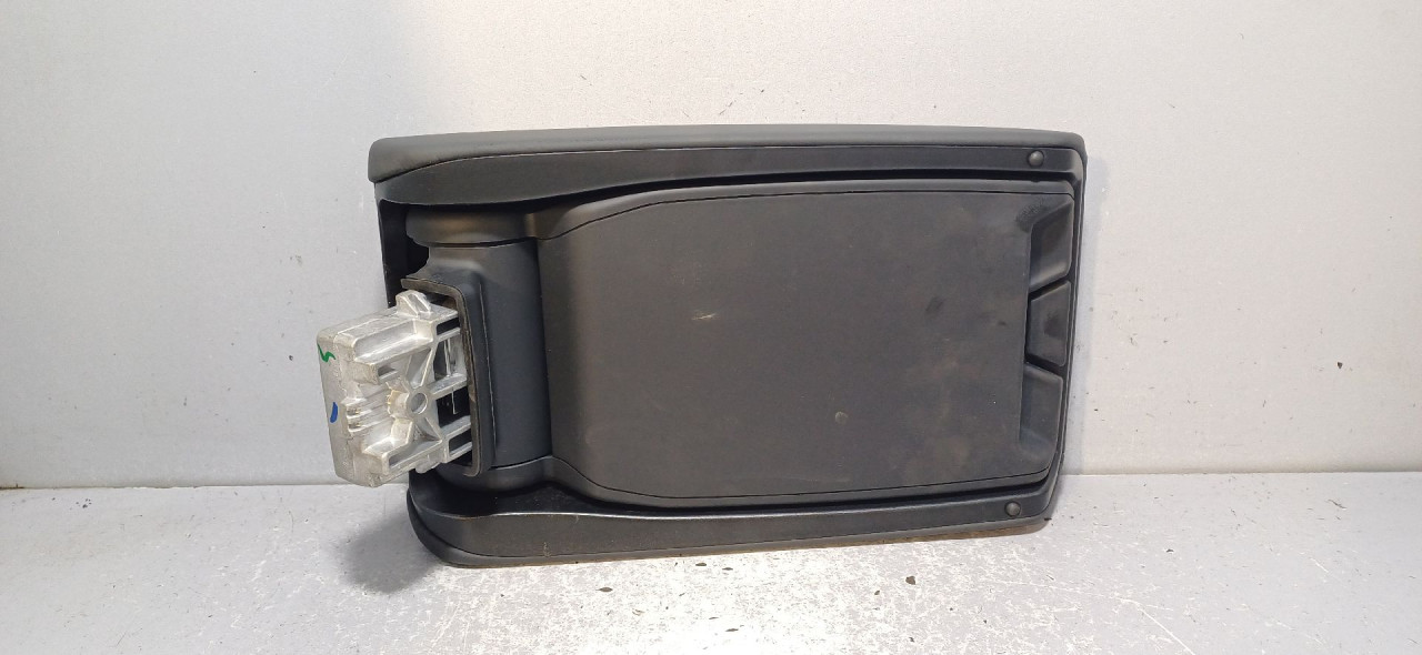 NASLONJAC ZA RUKU AUDI A7 S-LINE > 14-16 4G0864248B
