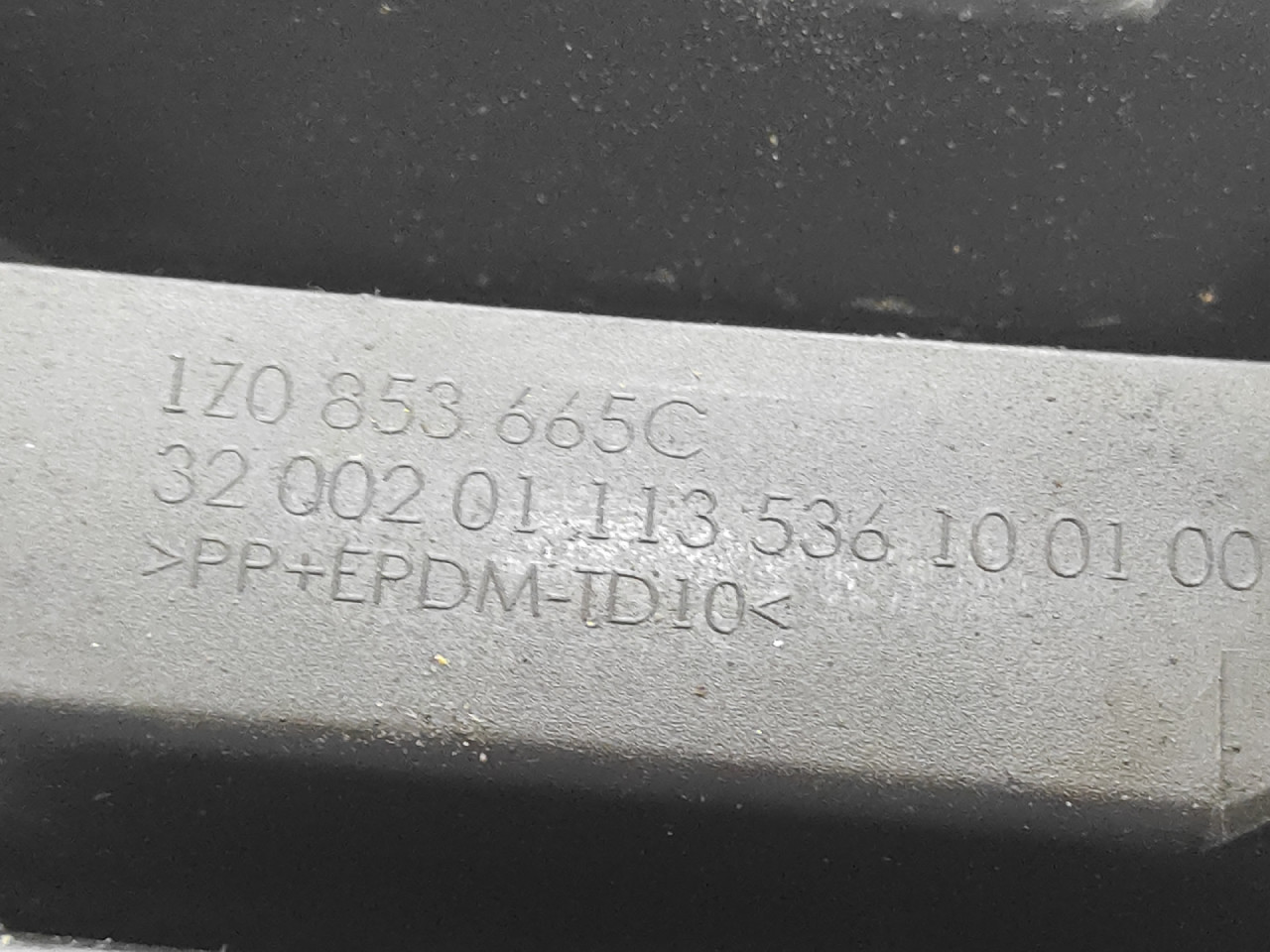 PLASTIKA BRANIKA SKODA OCTAVIA > 08-13 1Z0853665C