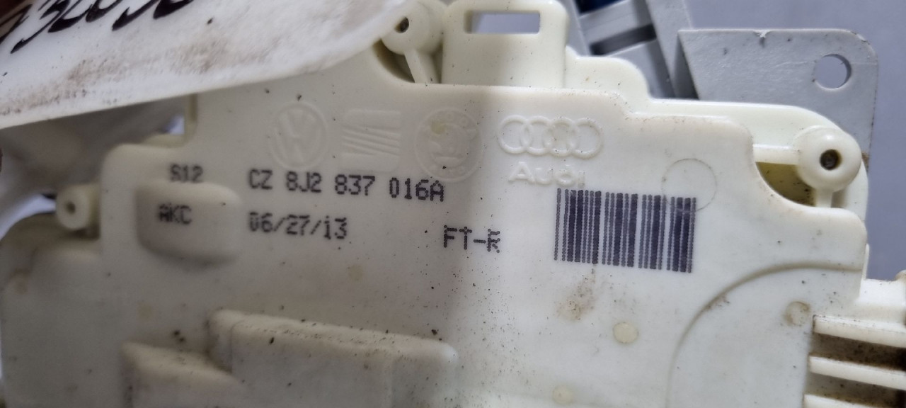 DIJELOVI BRAVA VRATA AUDI Q3 > 11-15 8J2837016A