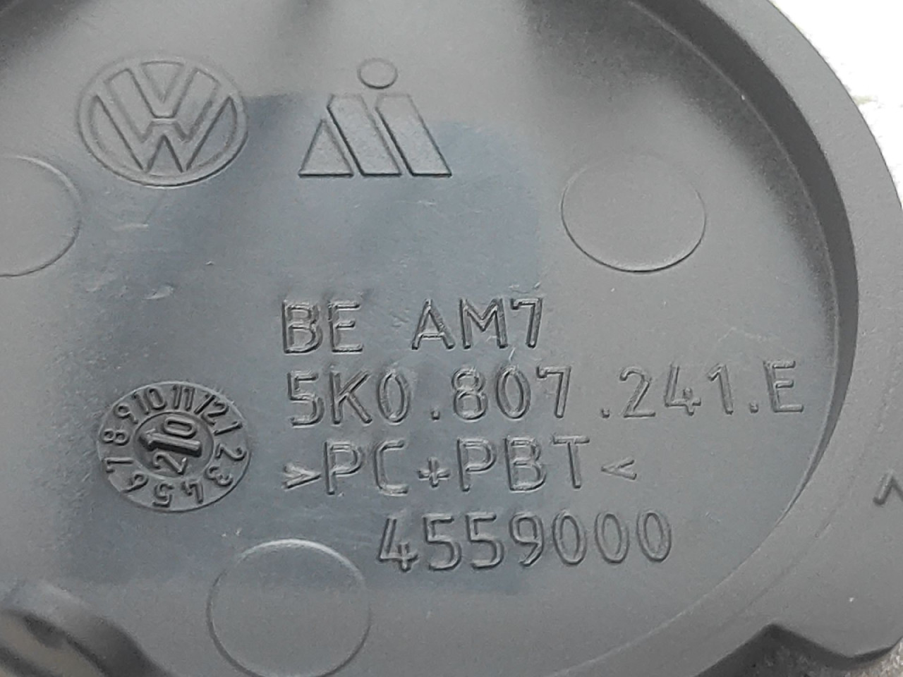 PLASTIKA BRANIKA VW GOLF 6 > 08-12 5K0807241E