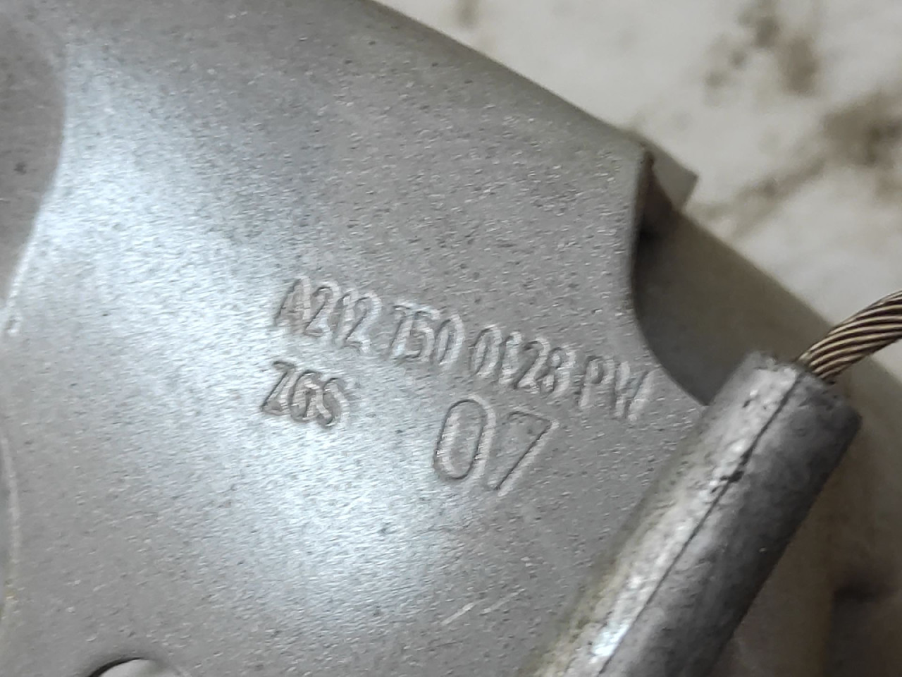 BAGLAMA GEPEKA MERCEDES E KLASA (W212) > 09-13 A2127500