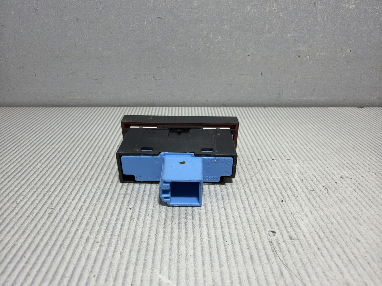 DIJELOVI PREKIDAC VW T-ROC > 17- 1.0 2GA953509