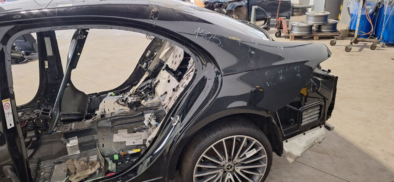 DIJELOVI POLUSTRANICA MERCEDES S KLASA (W223/V223) > 20- 3.0