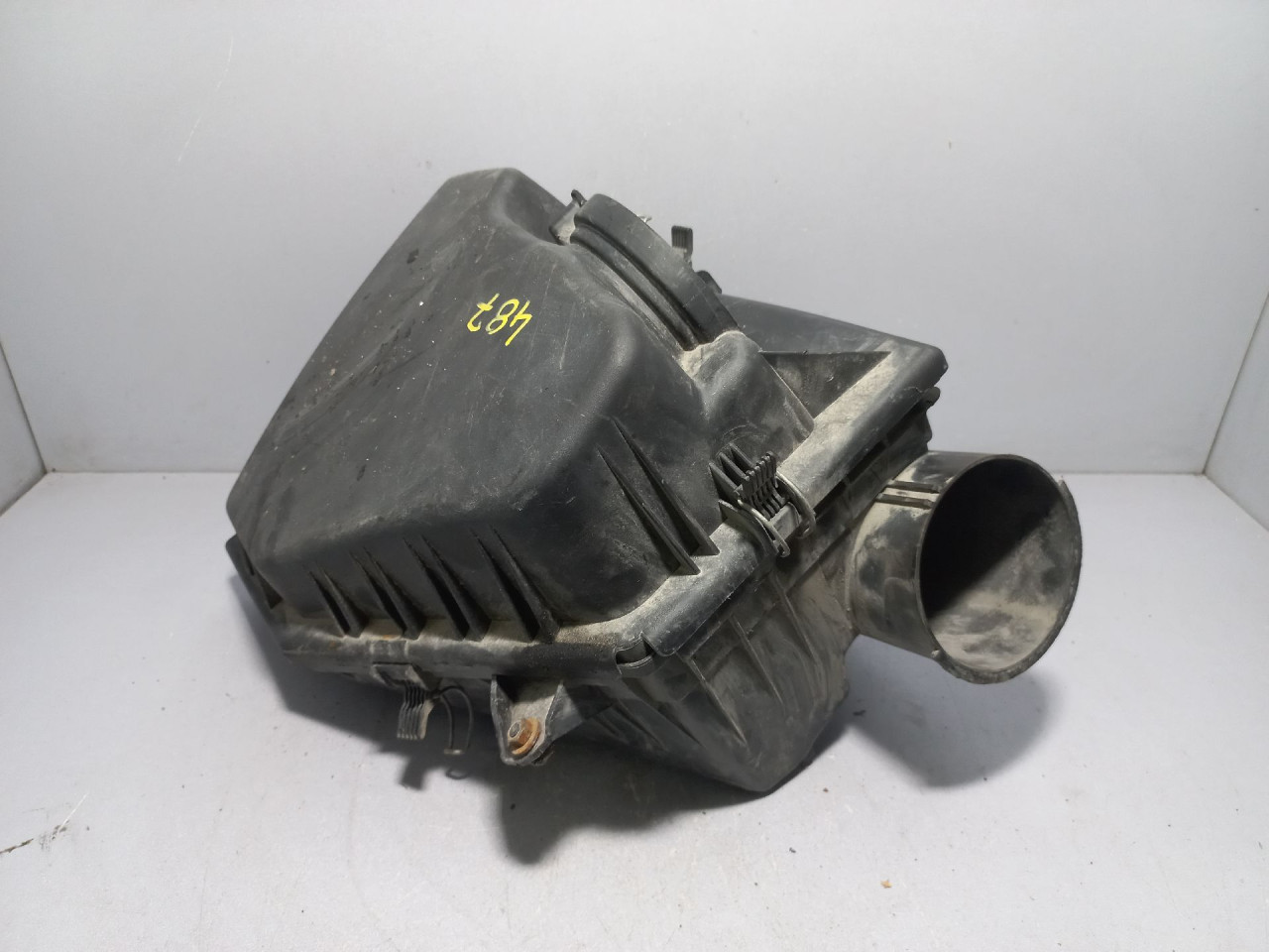 KUCISTE FILTERA ZRAKA BMW SERIJA 5 (E60/E61) > 03-07 77