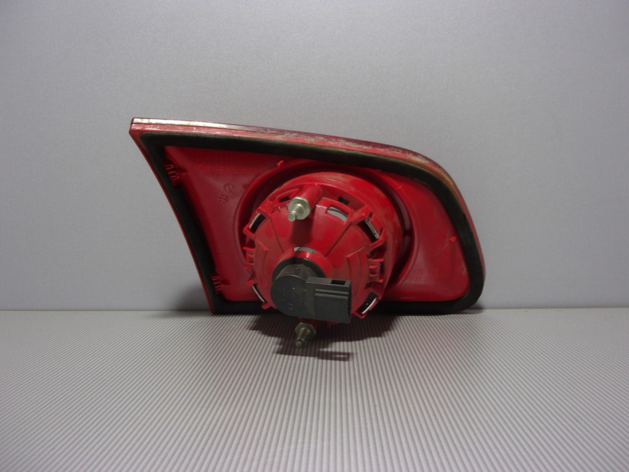 STOP SVJETLO VW PASSAT B6 > 05-10 VW054016