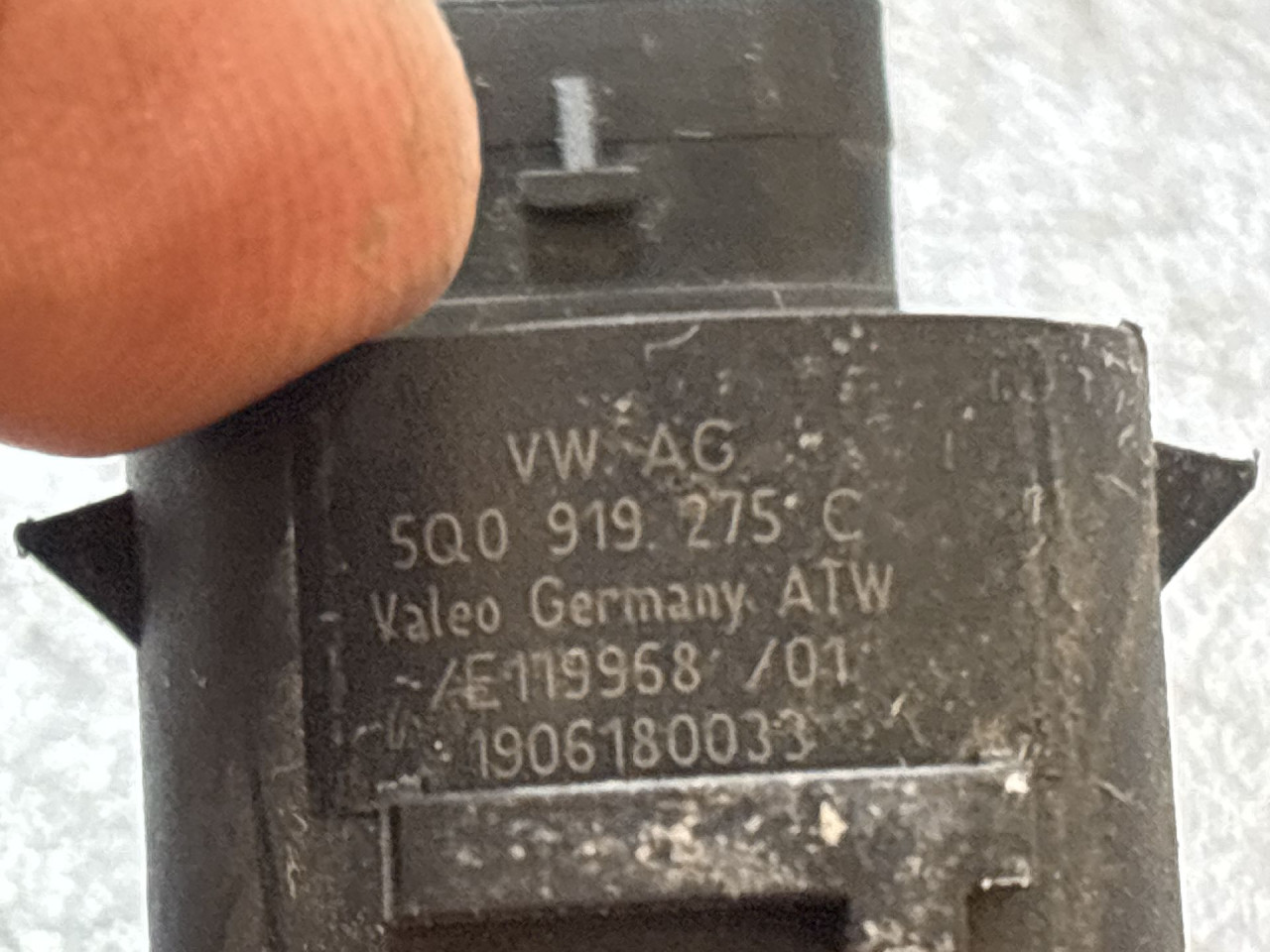 DIJELOVI PARKING SENZOR AUDI A6 4K > 18- 5Q0919275C