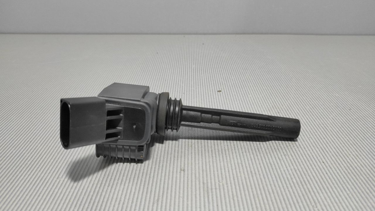 DIJELOVI BOMBINA VW GOLF 7 > 12-16 04C905110H