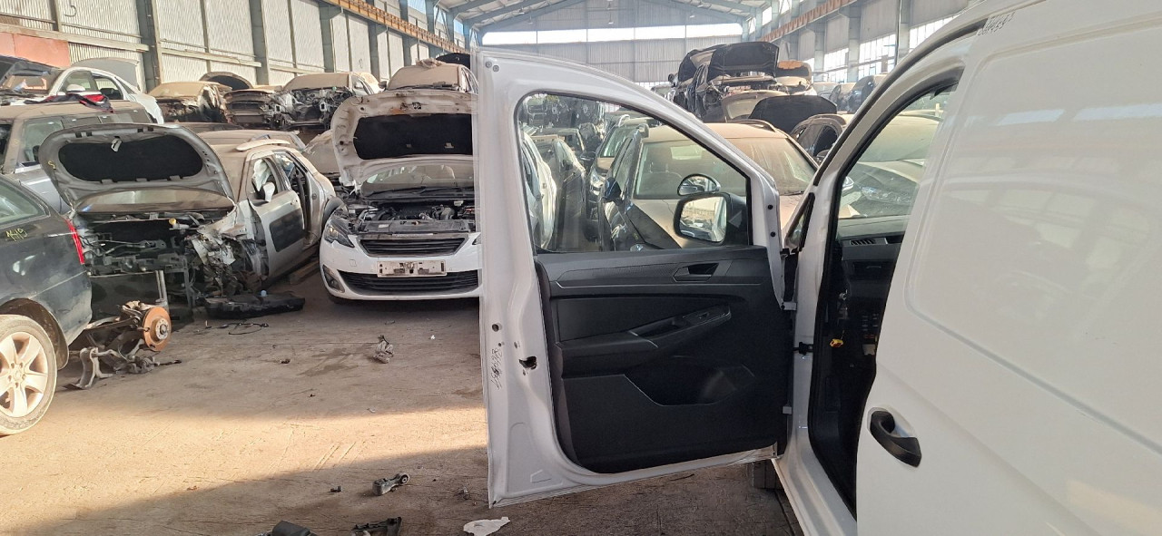 DIJELOVI VRATA VW CADDY > 20- 2.0 2K7831055M