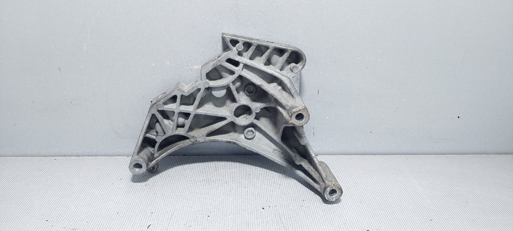 DIJELOVI NOSAC MOTORA VW GOLF 6 > 08-12 03L199207