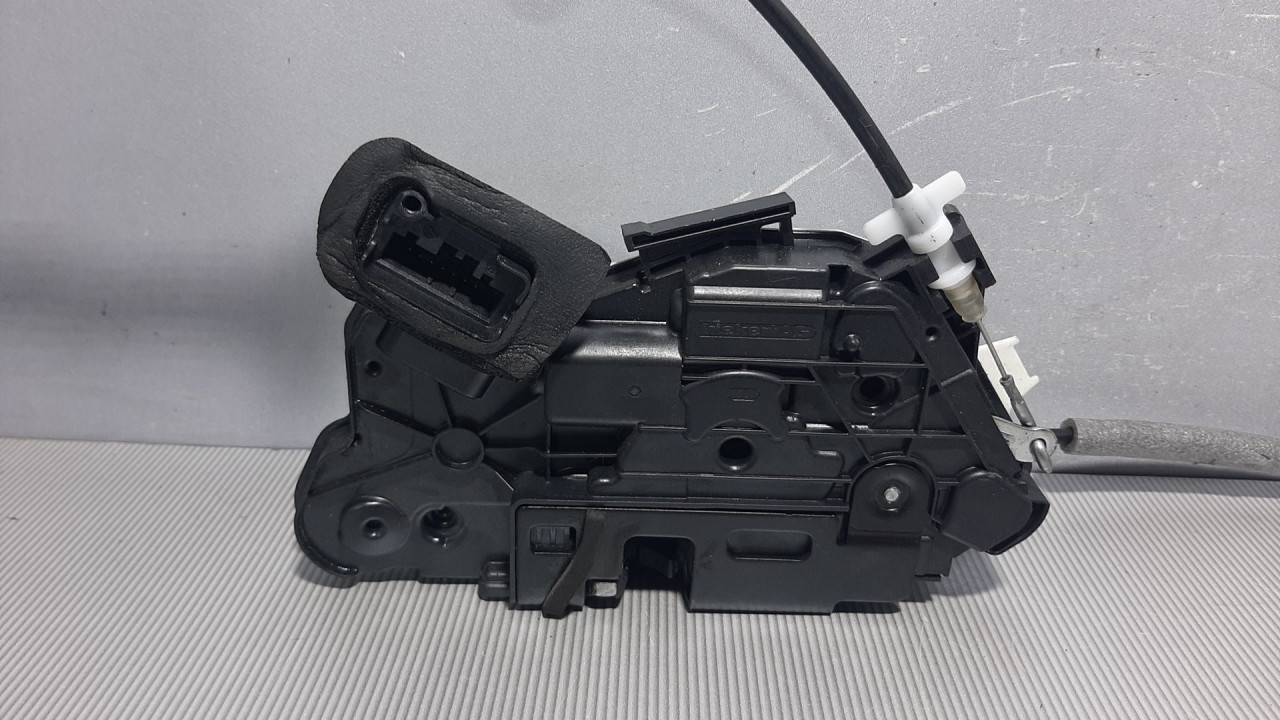 DIJELOVI BRAVA VRATA VW POLO > 09-14 5K1837015E