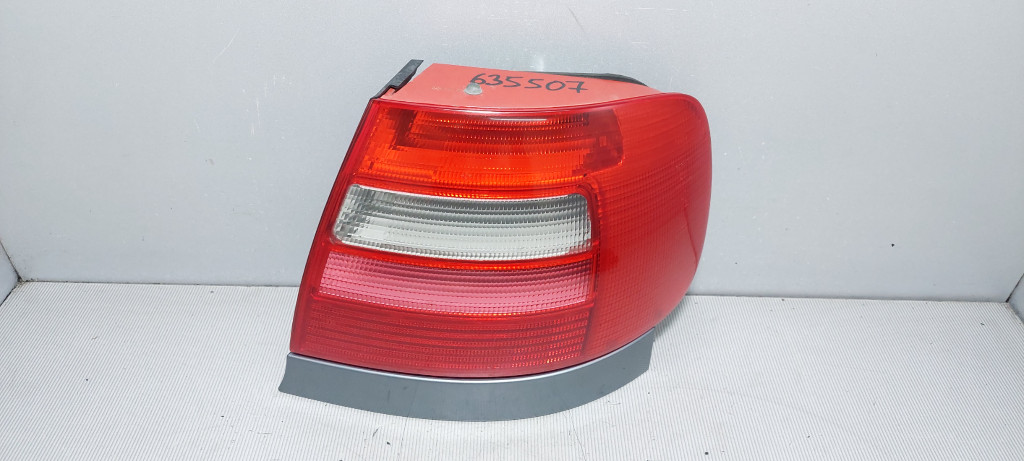 DIJELOVI STOP SVJETLO AUDI A4 > 94-99 8D0945096C