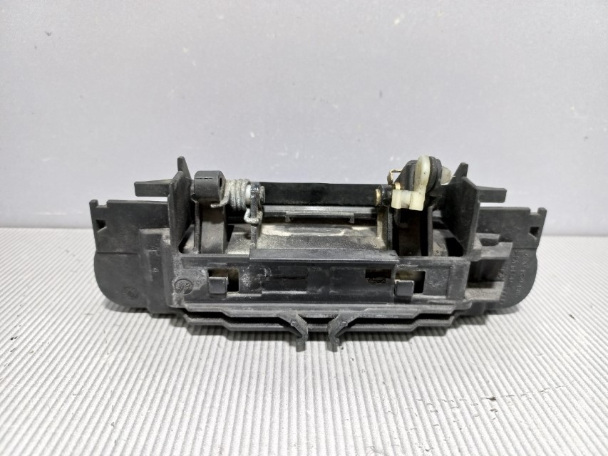 DIJELOVI RUCKA VRATA AUDI A4 (B6) > 00-04 4B0839885