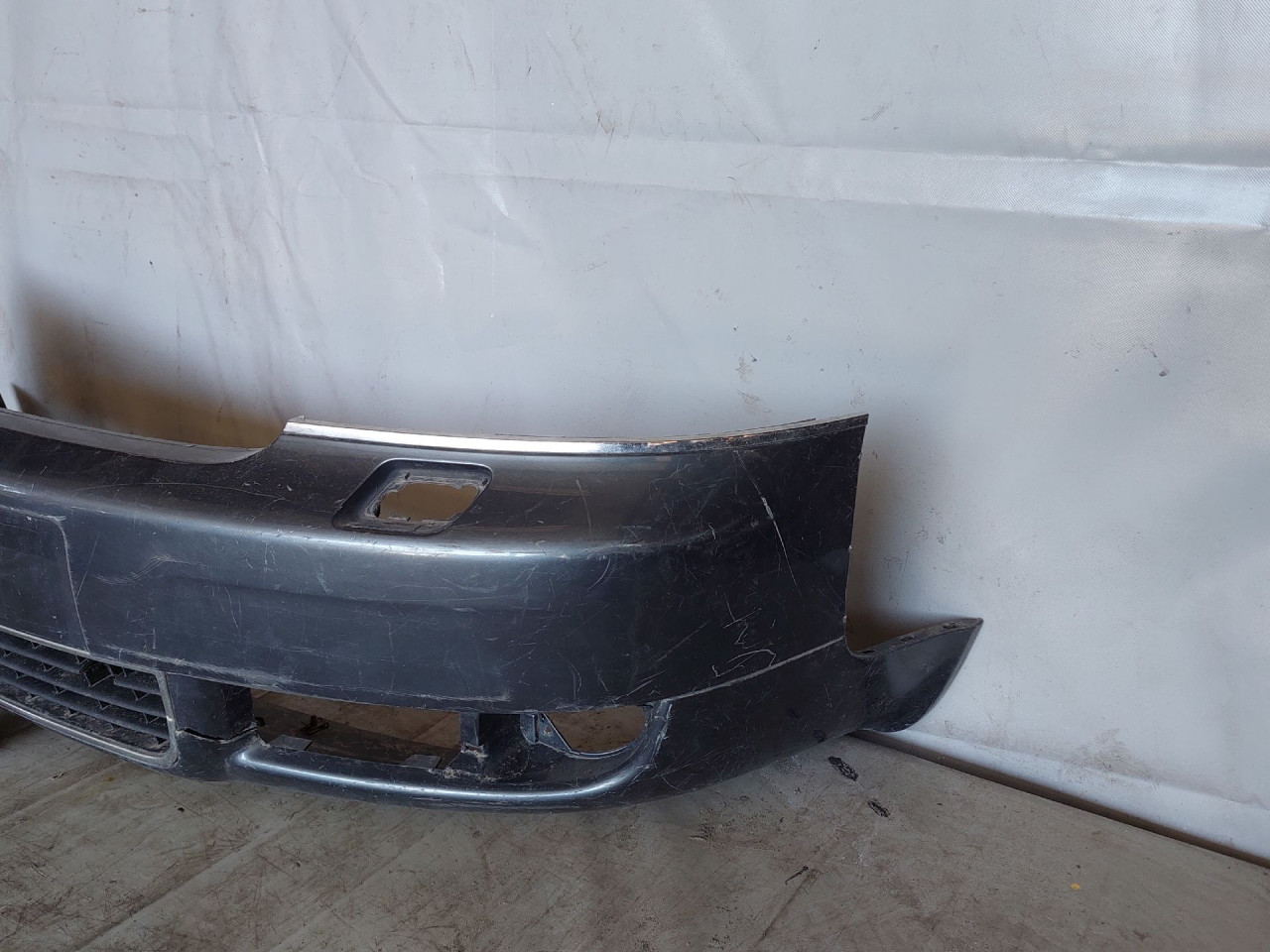 DIJELOVI BRANIK AUDI A6 > 01-04 4B0807111B