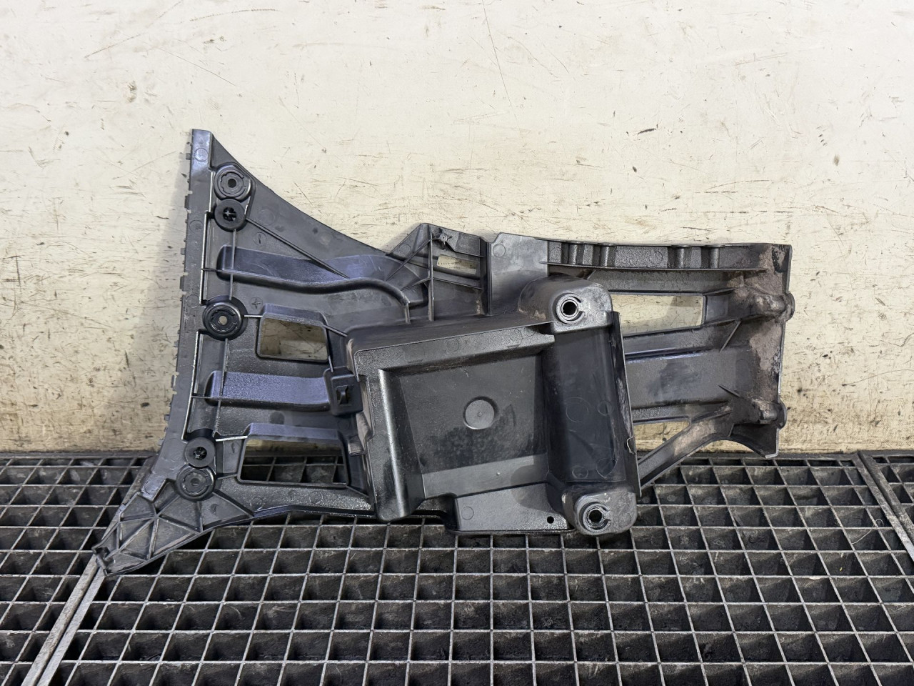 DIJELOVI NOSAC ZADNJEG BRANIKA BMW X1 (F48) > 15-19 2.0 7332317