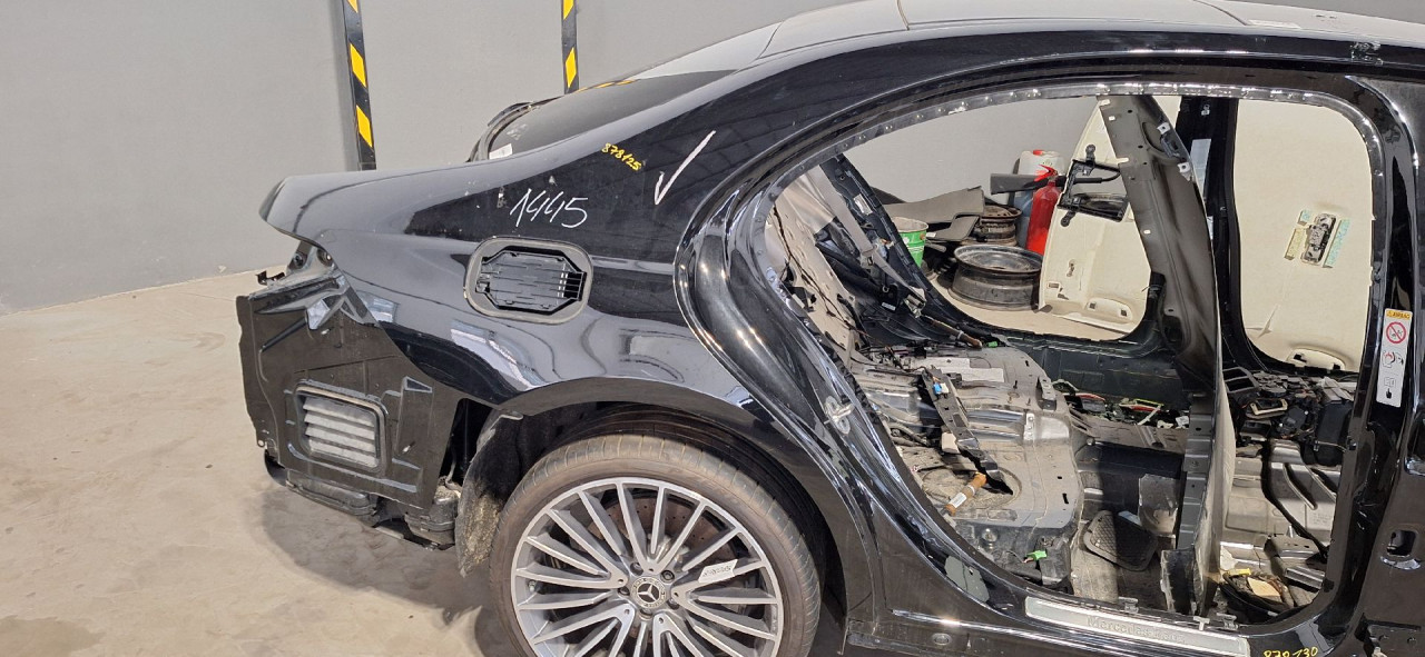 DIJELOVI POLUSTRANICA MERCEDES S KLASA (W223/V223) > 20- 3.0
