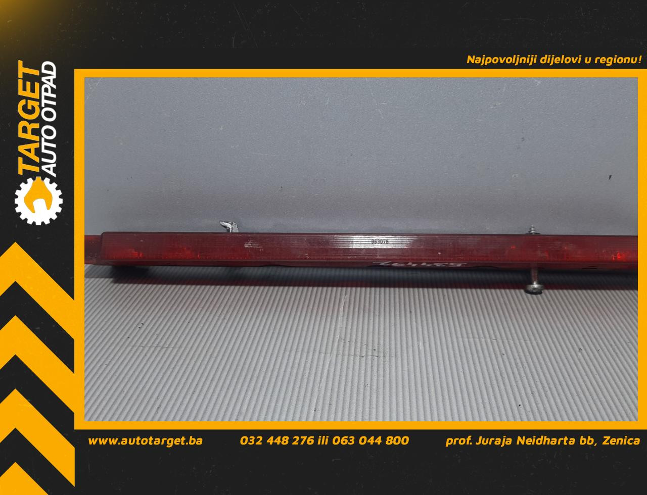 TRECE STOP SVJETLO AUDI A4 (B6) > 00-04 8D9945097B