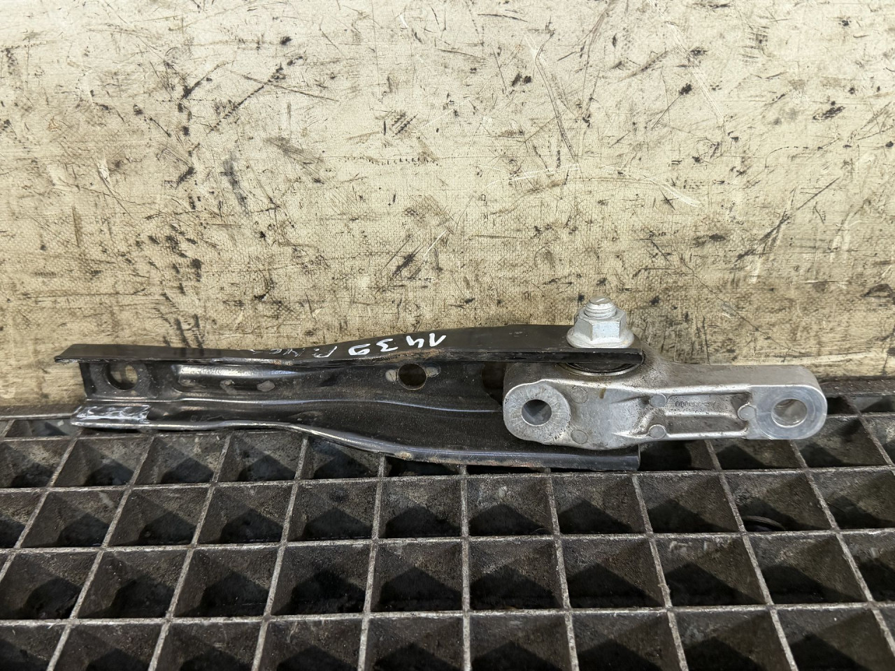 DIJELOVI NOSAC VW TIGUAN > 16-20 2.0 5Q0199855P