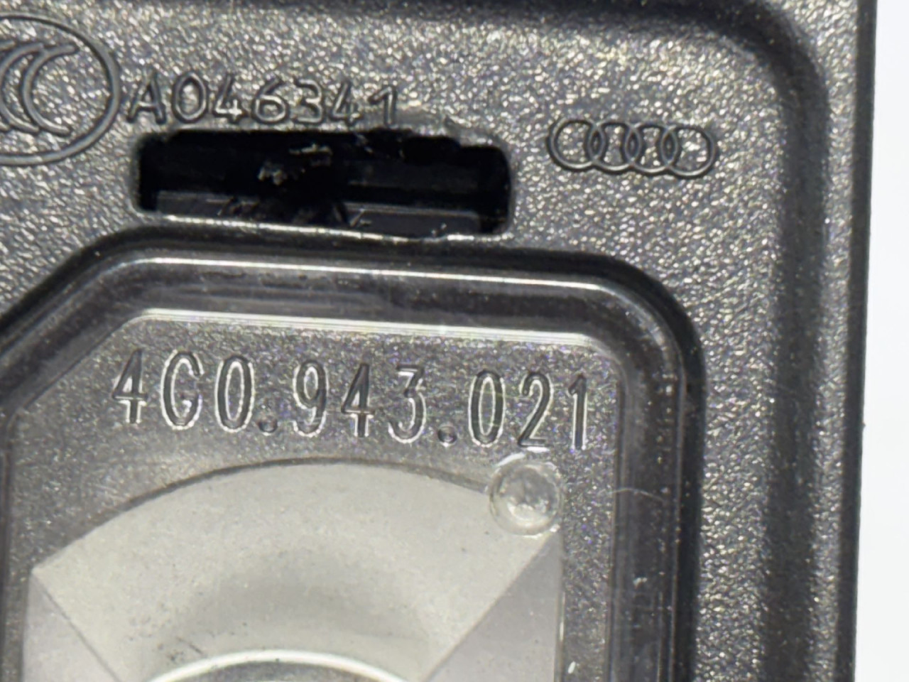 RASVJETA TABLICA AUDI A4 (B9) > 15-18 4G0943021