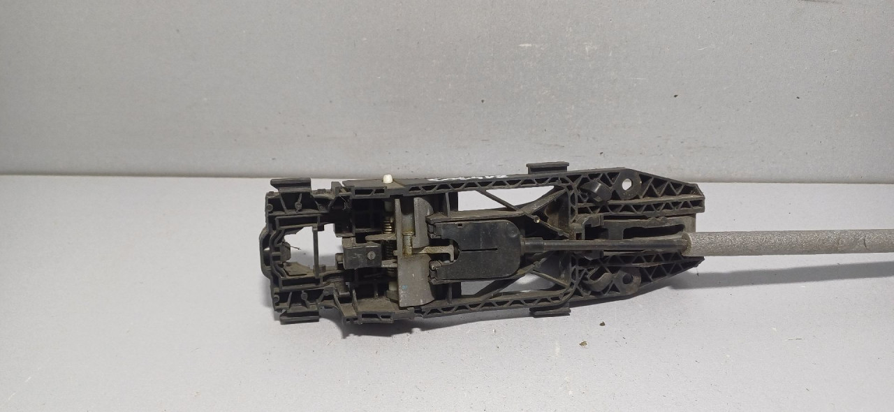 DIJELOVI RUCKA VRATA VW GOLF 7 > 12-16 5N0839885H