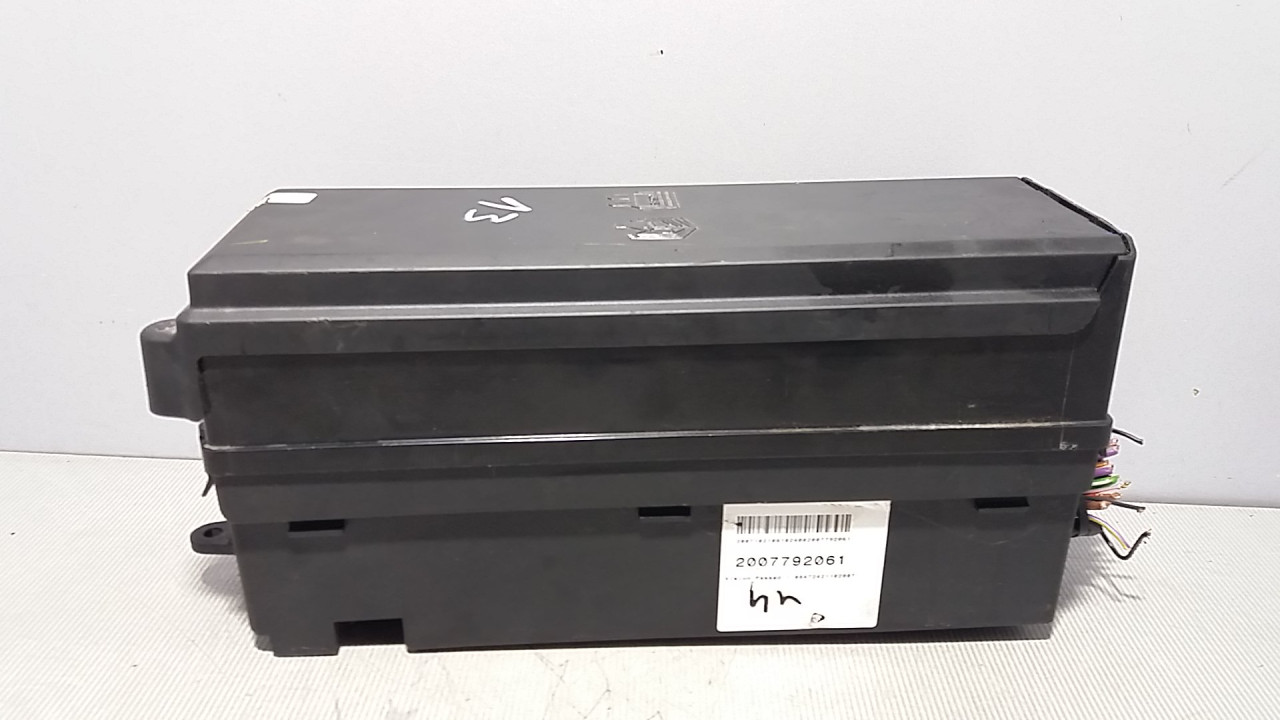 ELEKTRONIKA MODUL LAND ROVER DISCOVERY > 04-09 8H221429