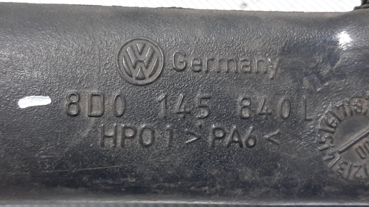 DIJELOVI CRIJEVO INTERKULERA AUDI A4 > 94-99 8D0145840L