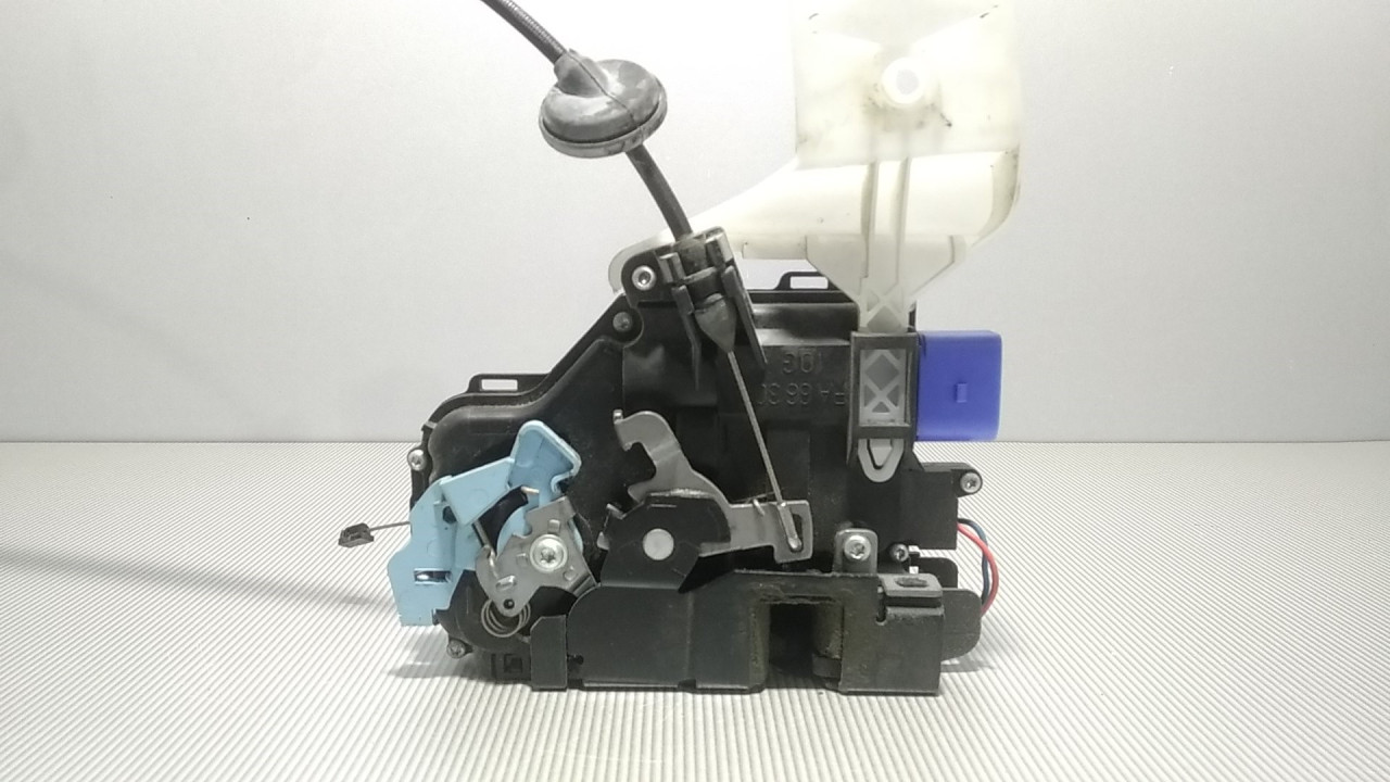 DIJELOVI BRAVA VRATA VW CADDY > 03-10 3D2837015K